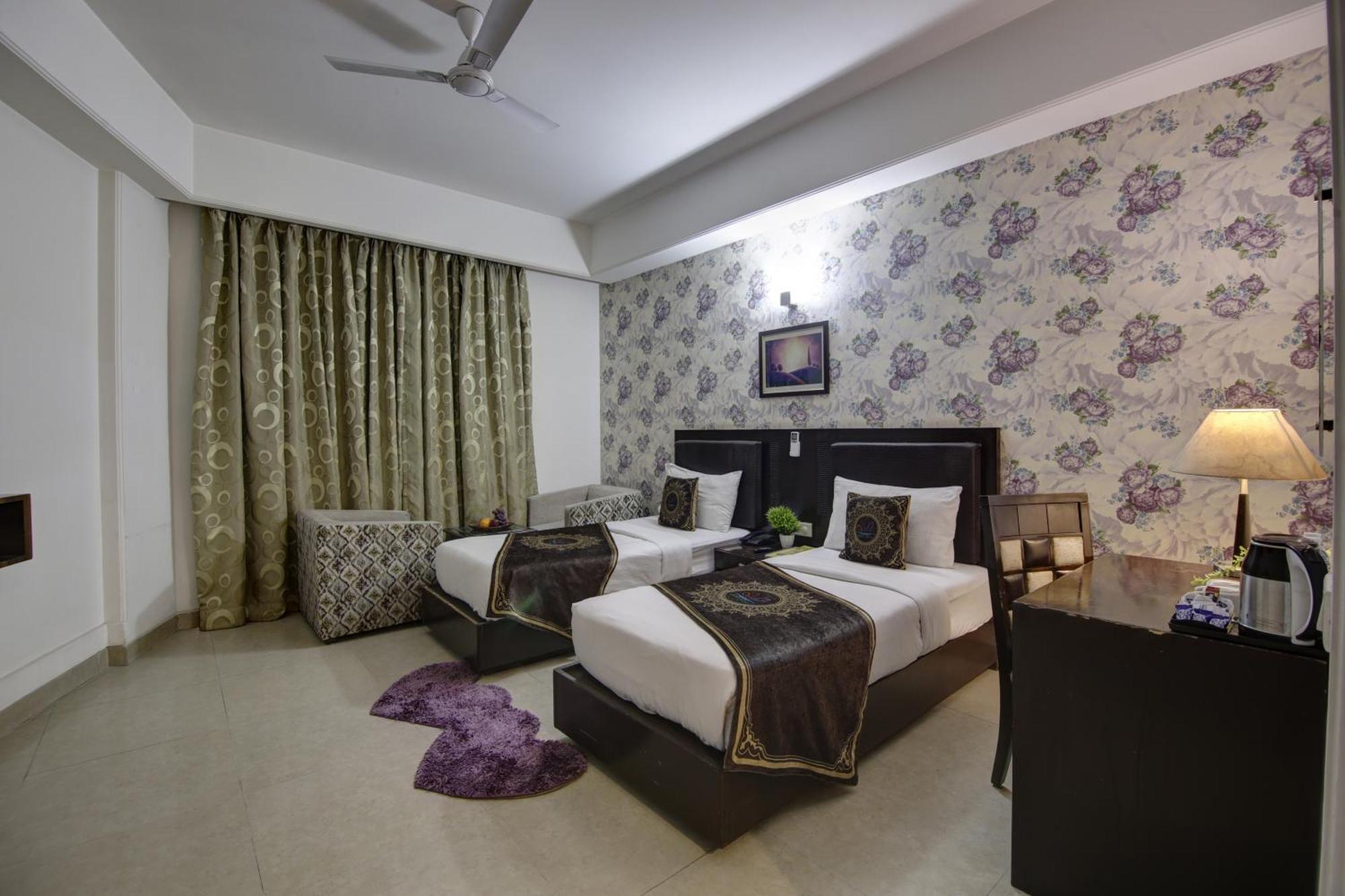 Hotel Venus Plaza New Delhi Extérieur photo
